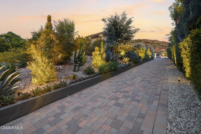 2800 Lynnview Street, Newbury Park, CA 91320