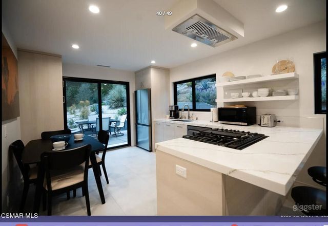 2800 Lynnview Street, Newbury Park, CA 91320