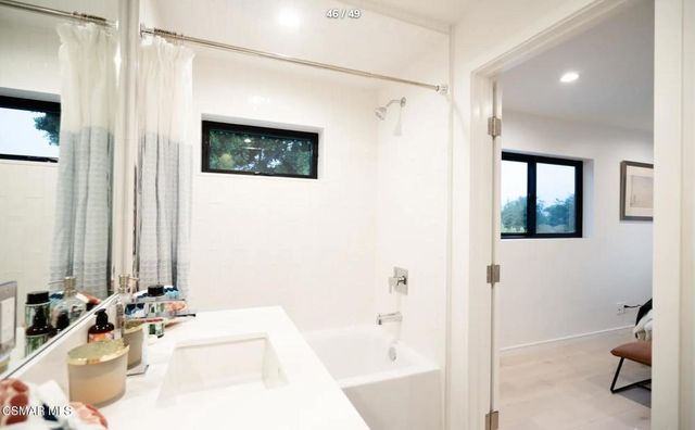 2800 Lynnview Street, Newbury Park, CA 91320