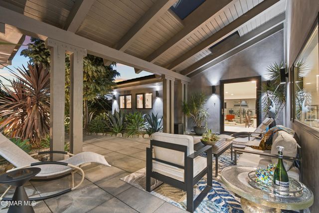 2800 Lynnview Street, Newbury Park, CA 91320
