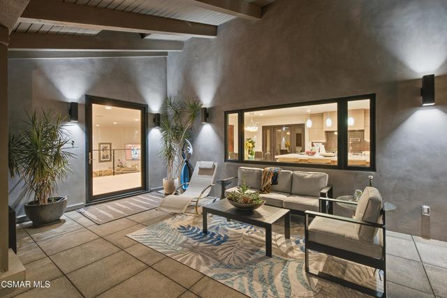 2800 Lynnview Street, Newbury Park, CA 91320