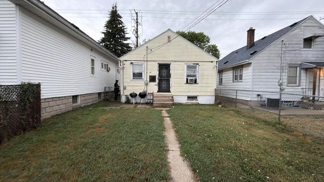 4572 N 37th STREET, Milwaukee, WI 53209