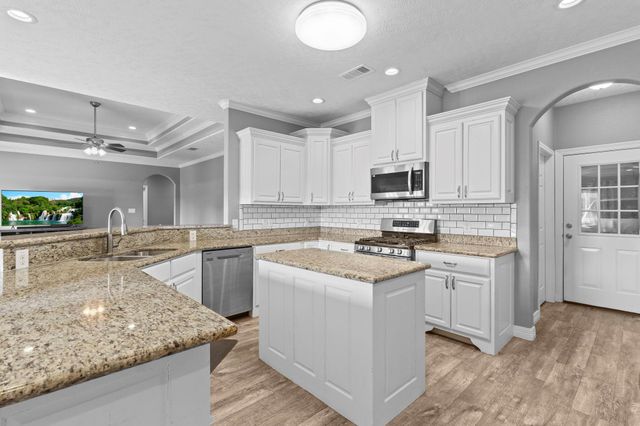 621 Pioneer, Bridge City, TX 77611