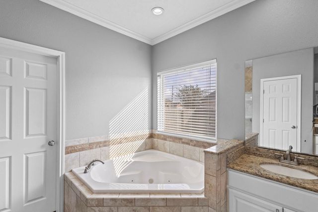 621 Pioneer, Bridge City, TX 77611