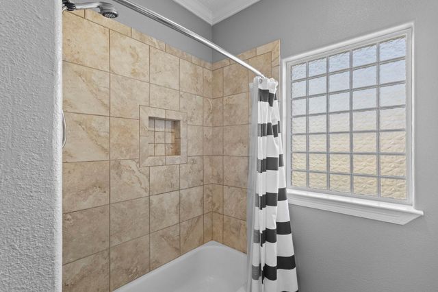 621 Pioneer, Bridge City, TX 77611