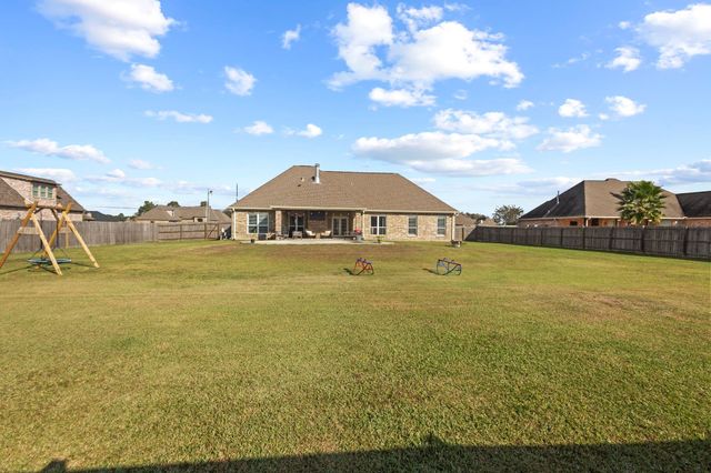 621 Pioneer, Bridge City, TX 77611
