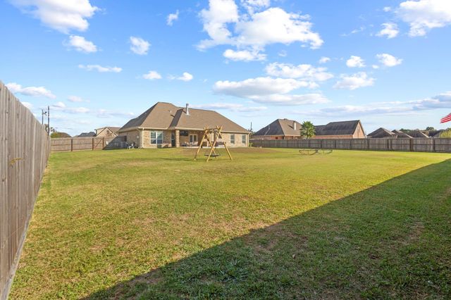 621 Pioneer, Bridge City, TX 77611