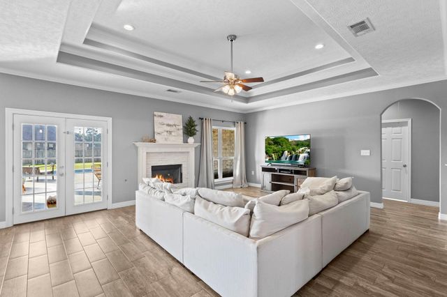 621 Pioneer, Bridge City, TX 77611