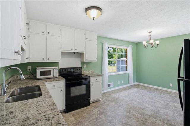 941 Cochise Trail, Conyers, GA 30094