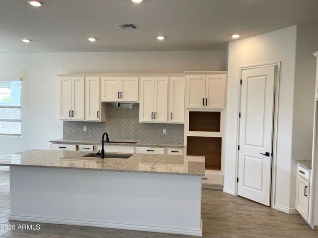 10027 W VERDE Lane, Avondale, AZ 85392