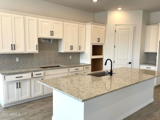 10027 W VERDE Lane, Avondale, AZ 85392