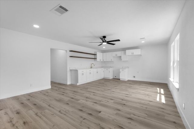 1312 Lindsey Street, Fort Worth, TX 76105