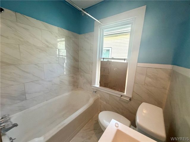484 Dartmouth Avenue, Buffalo, NY 14215