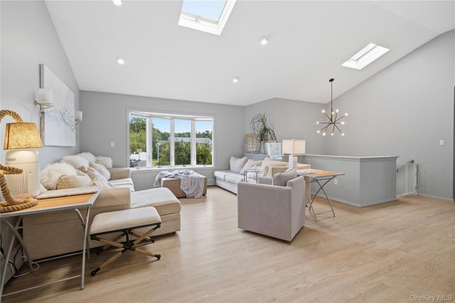24 Sal Court, Bohemia, NY 11716