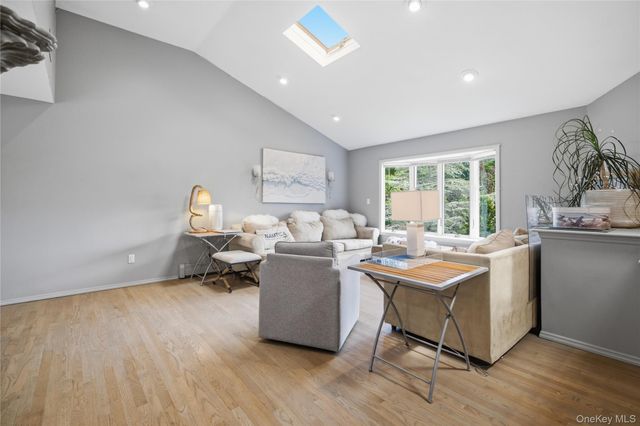 24 Sal Court, Bohemia, NY 11716