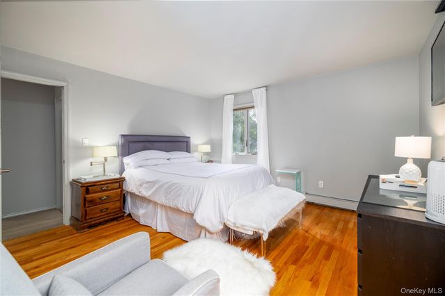 24 Sal Court, Bohemia, NY 11716