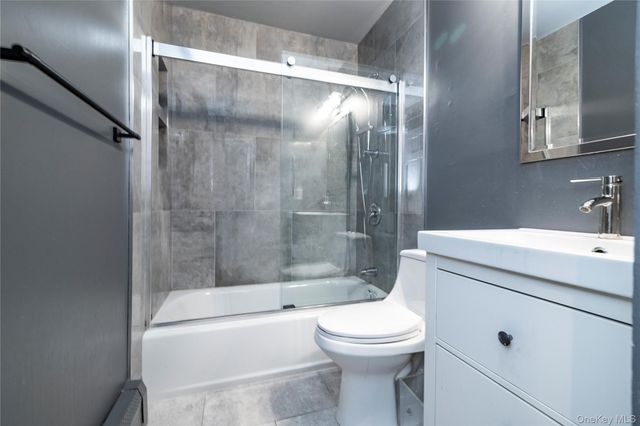 24 Sal Court, Bohemia, NY 11716