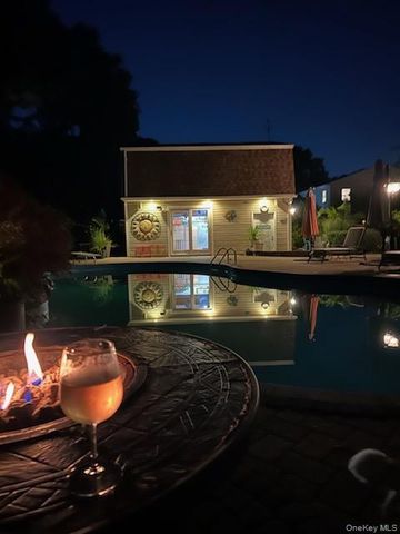 24 Sal Court, Bohemia, NY 11716
