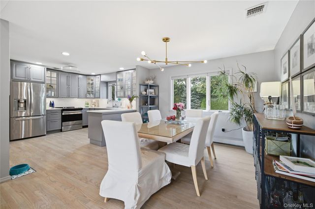24 Sal Court, Bohemia, NY 11716