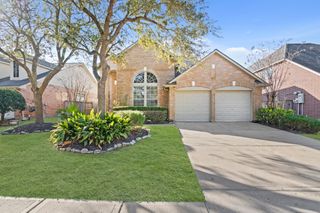 5819 Brook Bend Drive, Sugar Land, TX 77479