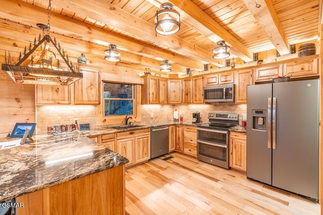 4015 Ravens Den Way, Sevierville, TN 37862