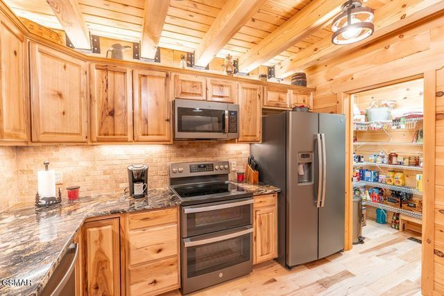 4015 Ravens Den Way, Sevierville, TN 37862