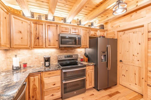 4015 Ravens Den Way, Sevierville, TN 37862