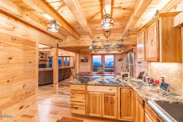 4015 Ravens Den Way, Sevierville, TN 37862