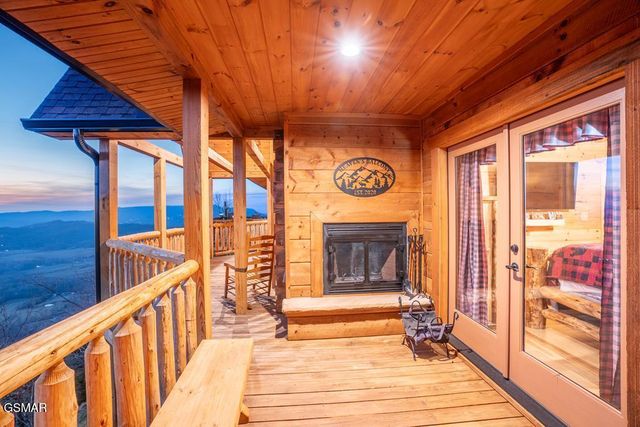 4015 Ravens Den Way, Sevierville, TN 37862