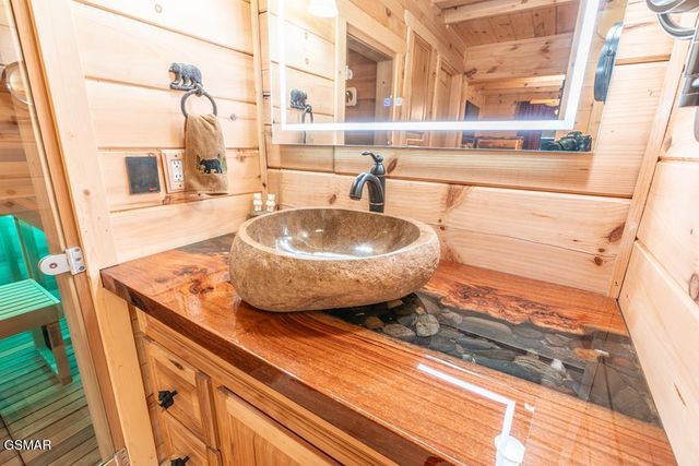 4015 Ravens Den Way, Sevierville, TN 37862