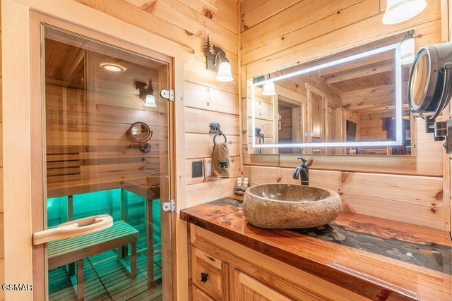 4015 Ravens Den Way, Sevierville, TN 37862