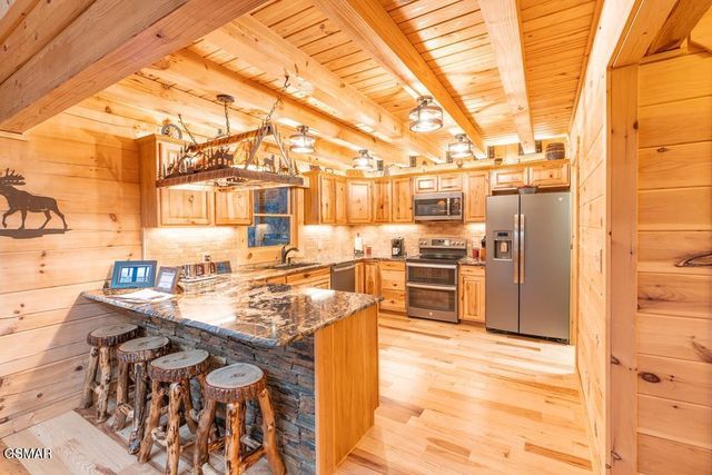 4015 Ravens Den Way, Sevierville, TN 37862