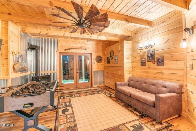 4015 Ravens Den Way, Sevierville, TN 37862