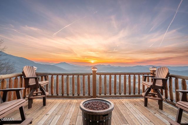 4015 Ravens Den Way, Sevierville, TN 37862