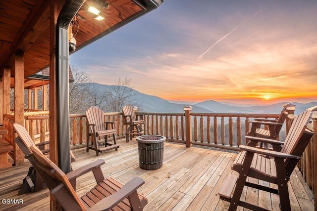 4015 Ravens Den Way, Sevierville, TN 37862