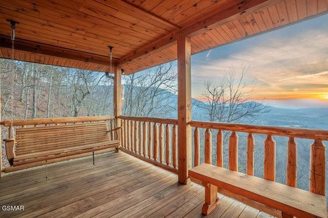 4015 Ravens Den Way, Sevierville, TN 37862