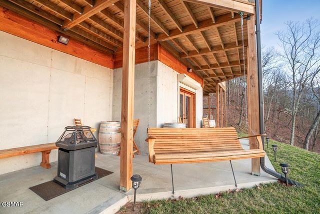 4015 Ravens Den Way, Sevierville, TN 37862