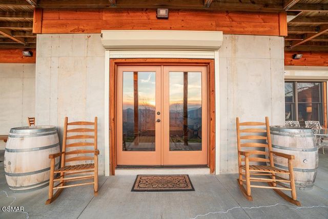 4015 Ravens Den Way, Sevierville, TN 37862