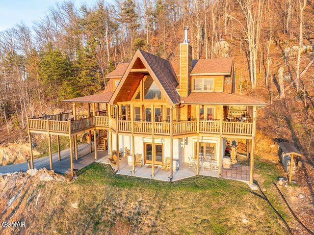 4015 Ravens Den Way, Sevierville, TN 37862