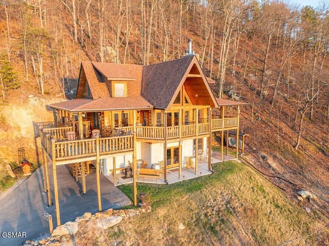 4015 Ravens Den Way, Sevierville, TN 37862