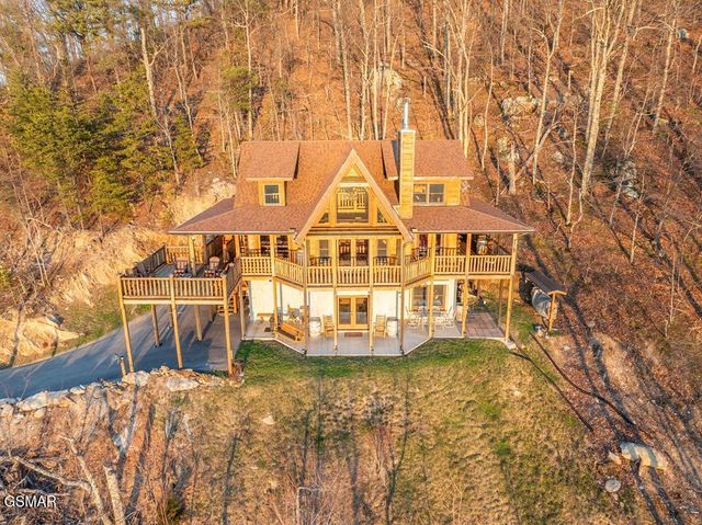 4015 Ravens Den Way, Sevierville, TN 37862