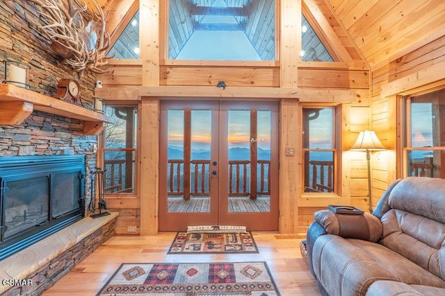 4015 Ravens Den Way, Sevierville, TN 37862