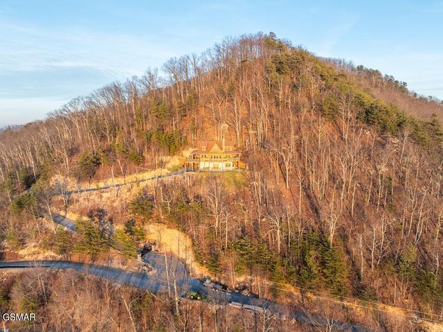 4015 Ravens Den Way, Sevierville, TN 37862