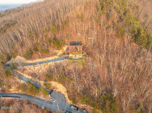 4015 Ravens Den Way, Sevierville, TN 37862