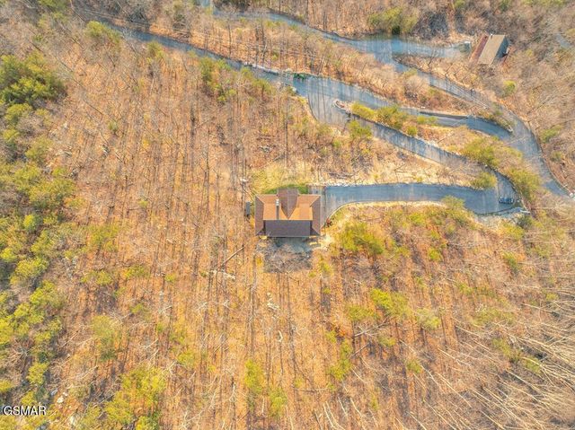 4015 Ravens Den Way, Sevierville, TN 37862