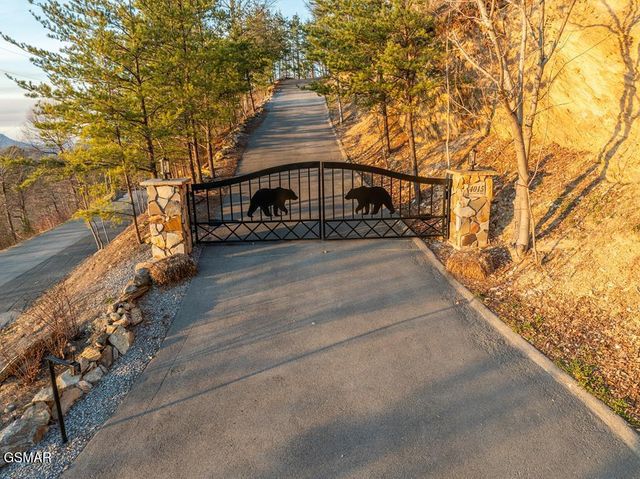 4015 Ravens Den Way, Sevierville, TN 37862