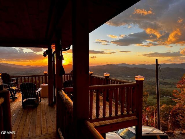 4015 Ravens Den Way, Sevierville, TN 37862