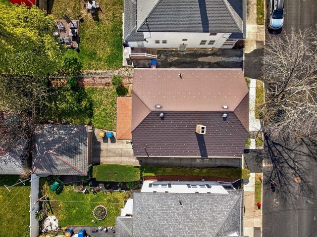 72 Carroll St, New Bedford, MA 02740