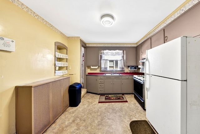 72 Carroll St, New Bedford, MA 02740