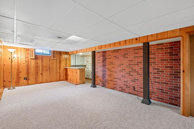 6618 Fairview Avenue N, Crystal, MN 55428
